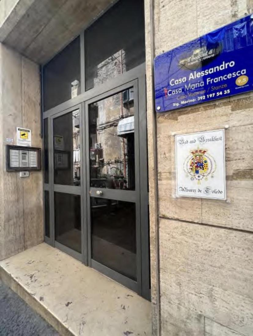 나폴리 Alvarez De Toledo B&B 외부 사진
